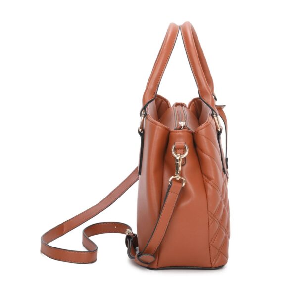 Elegant Quilted Handbag – A Perfect Blend of Style & Function. - Image 6