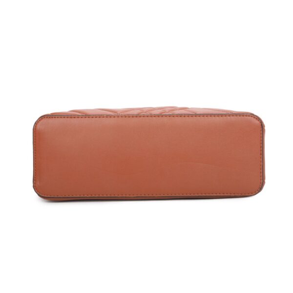 Elegant Quilted Handbag – A Perfect Blend of Style & Function. - Image 4