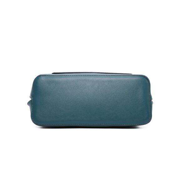 The Ultimate Hand & Shoulder Bag – Elegance Meets Functionality. - Image 4